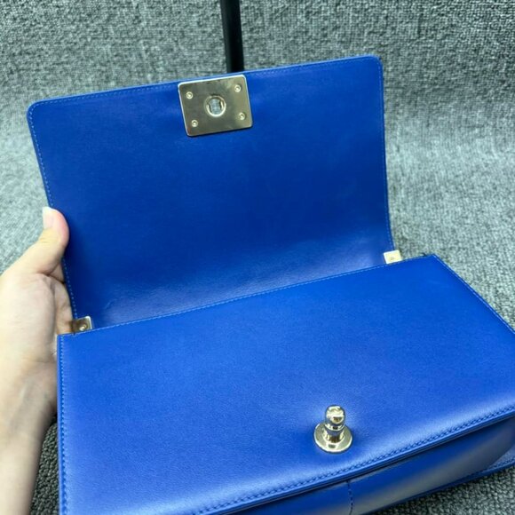 100% Authentic Chanel Boy Medium Caviar Shoulder Bag - Picture 5 of 14